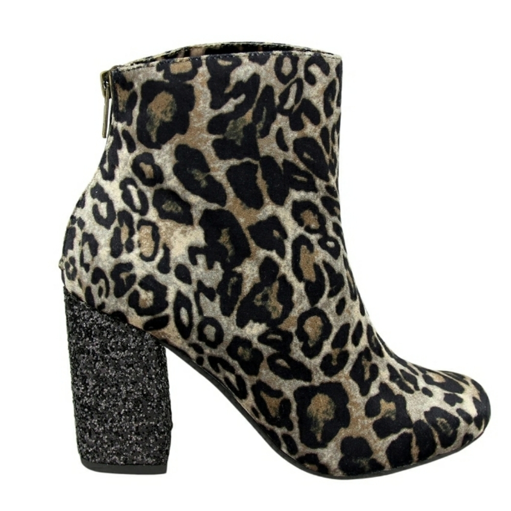 NOT RATED CHERRY BOOTS - Picture 3 of 11